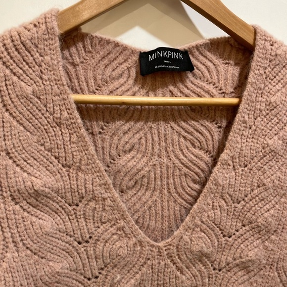 MINKPINK Cream V-Neck Sweater Classic Knit - Picture 12 of 15